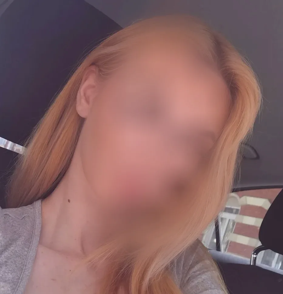 Claudia, 20 años