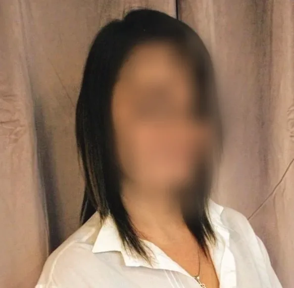 Lara, 32 años
